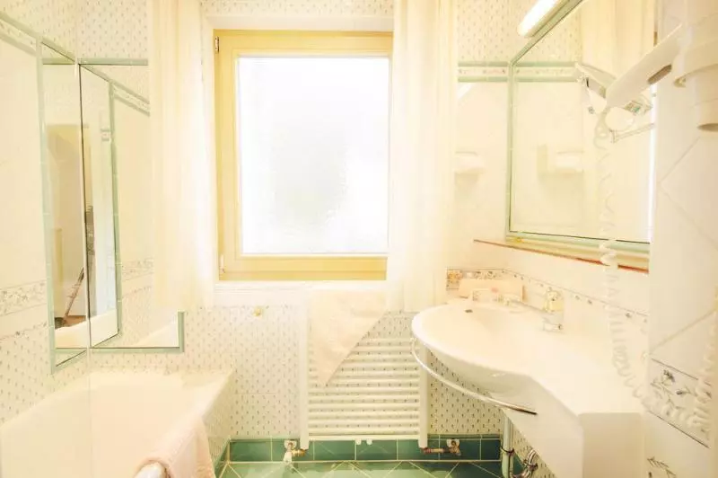 ホテル Neuhintertux