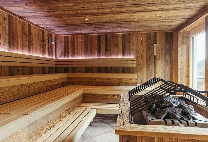 ホテル Neuhintertux