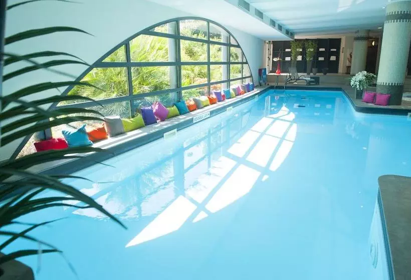 Отель Parc Beaumont & Spa Pau Mgallery