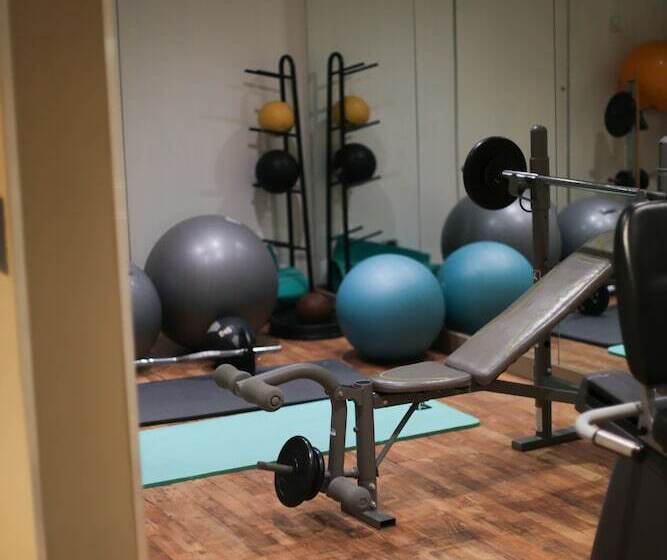 فندق Port Palace