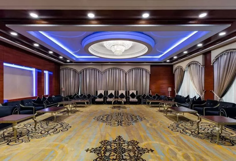 The Diplomat Radisson Blu Hotel Residence & Spa