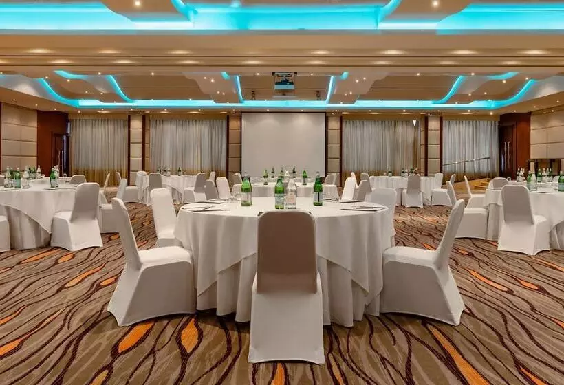 The Diplomat Radisson Blu Hotel Residence & Spa