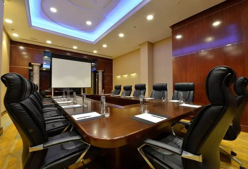 The Diplomat Radisson Blu Hotel Residence & Spa