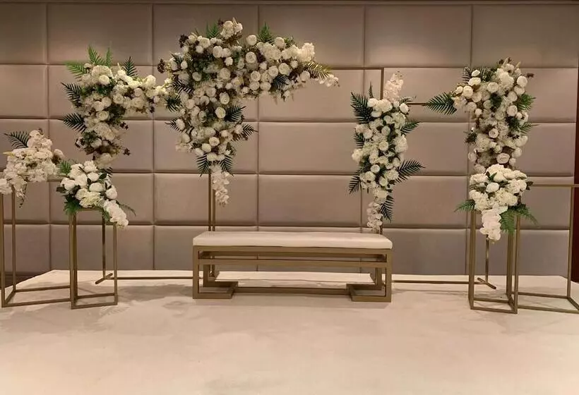 The Diplomat Radisson Blu Hotel Residence & Spa