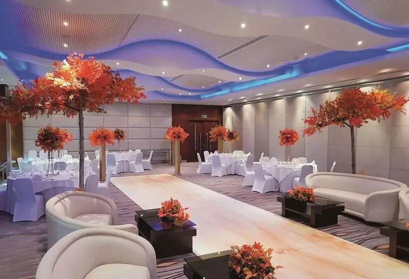 The Diplomat Radisson Blu Hotel Residence & Spa