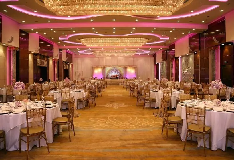 The Diplomat Radisson Blu Hotel Residence & Spa