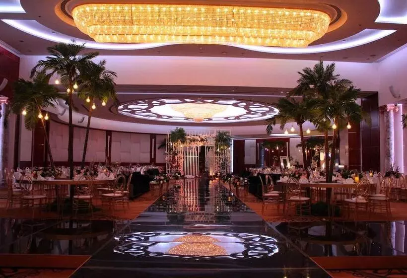 The Diplomat Radisson Blu Hotel Residence & Spa