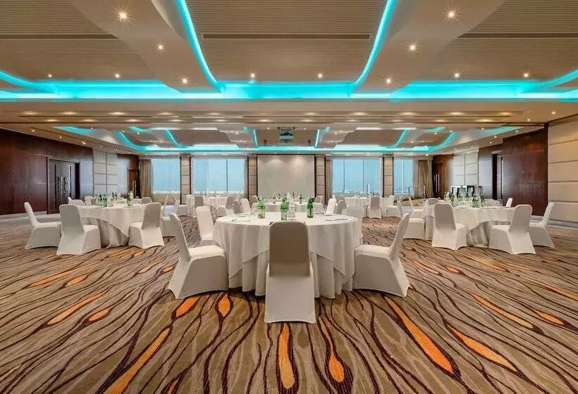 The Diplomat Radisson Blu Hotel Residence & Spa