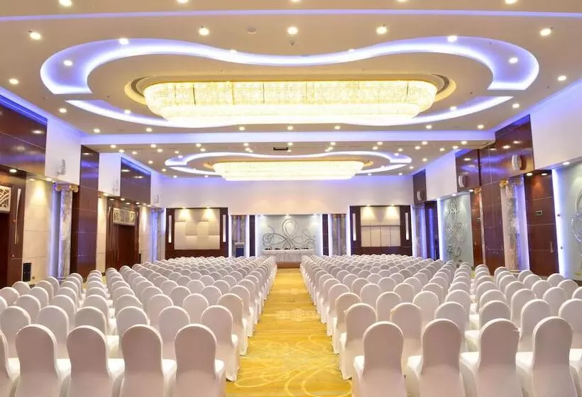 The Diplomat Radisson Blu Hotel Residence & Spa