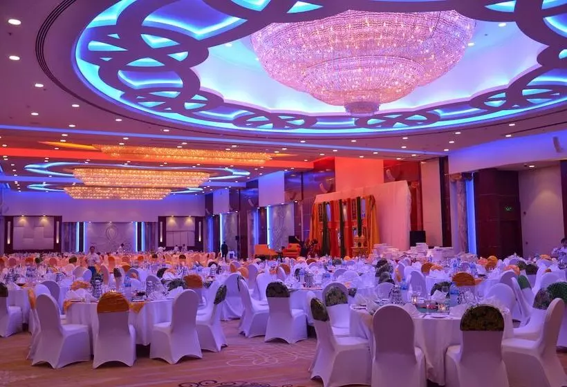 The Diplomat Radisson Blu Hotel Residence & Spa