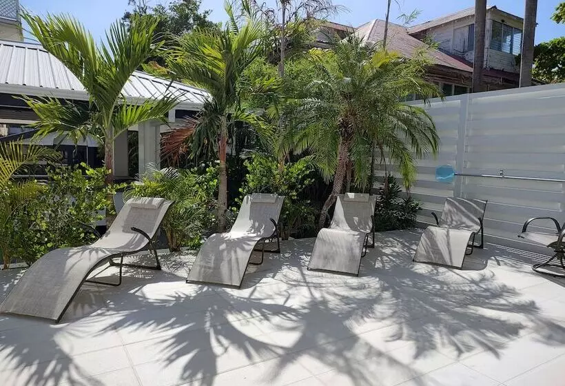 فندق The Great House Inn