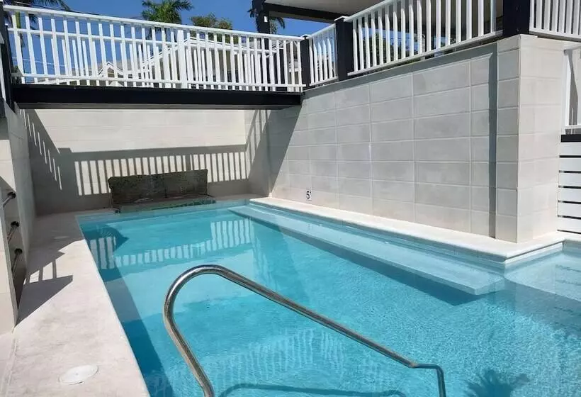 فندق The Great House Inn