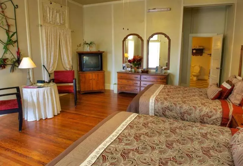 فندق The Great House Inn