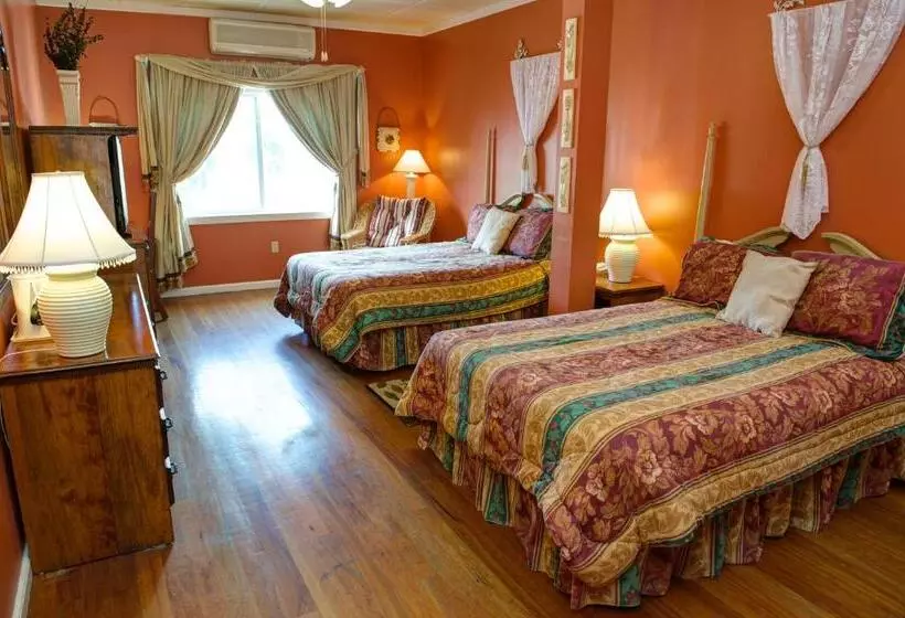 فندق The Great House Inn