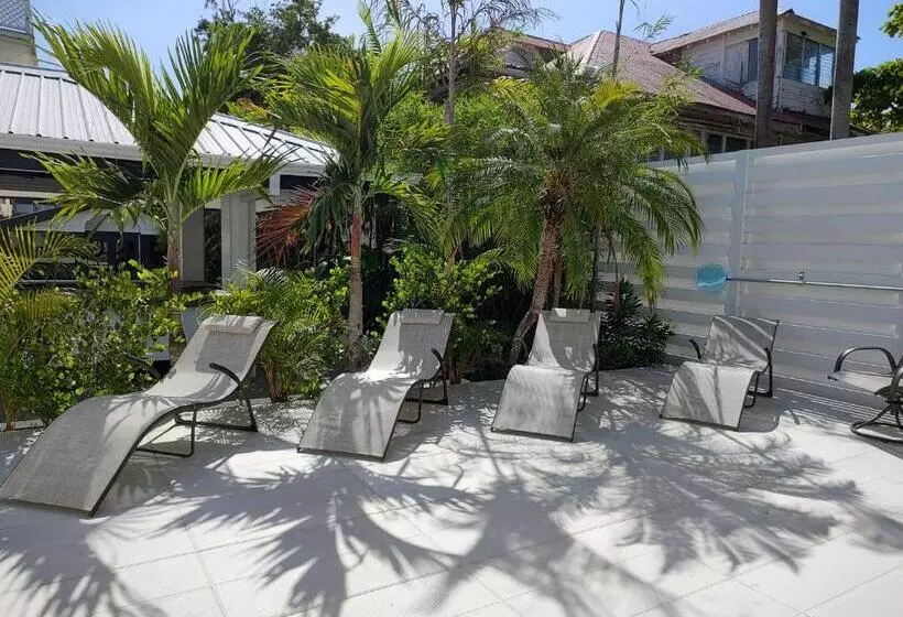 فندق The Great House Inn