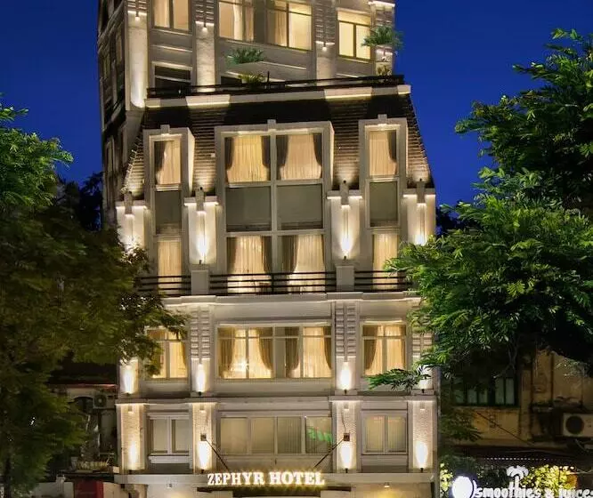 ホテル Zephyr Suites Boutique
