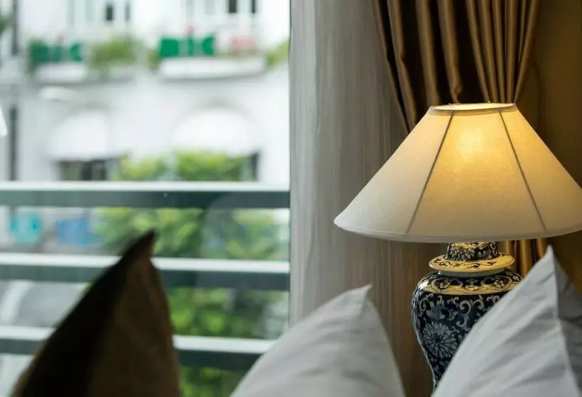 ホテル Zephyr Suites Boutique