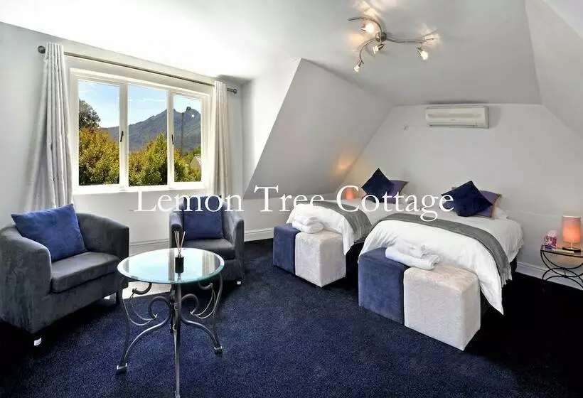 Hotelli Lemon Tree Cottage