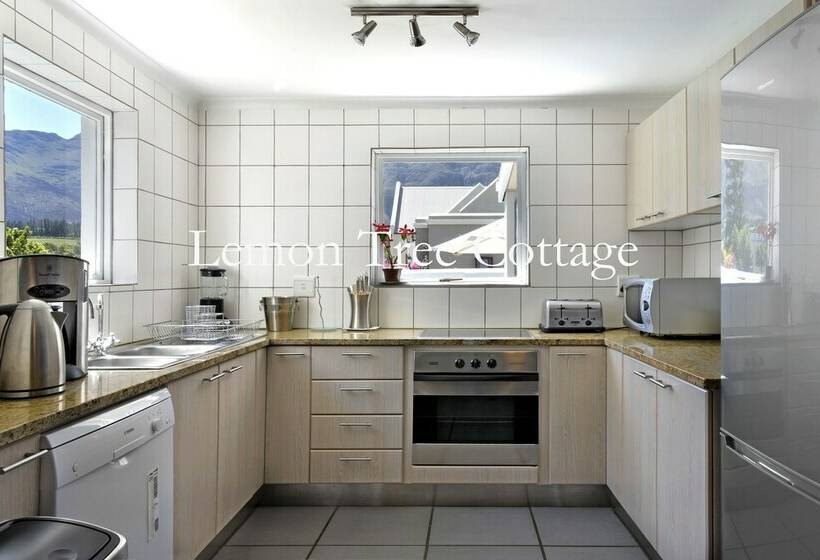 هتل Lemon Tree Cottage