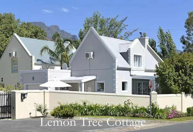 Hotelli Lemon Tree Cottage