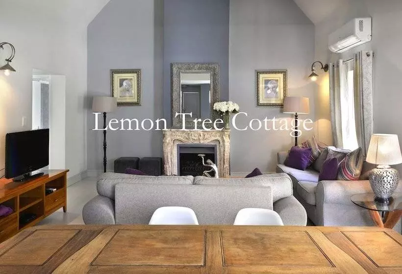 Hotelli Lemon Tree Cottage