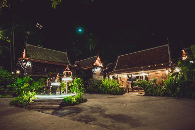호텔 Sasitara   Thai  Villas