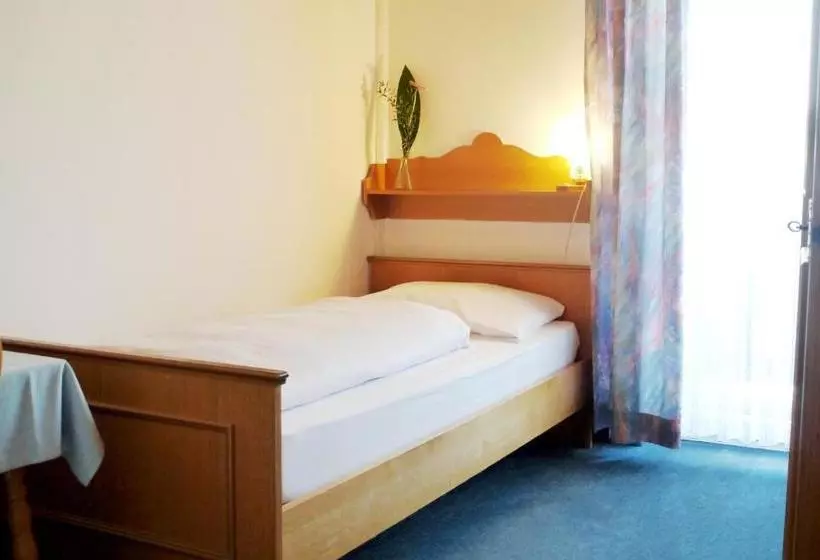 Aamiaismajoitus (B&B) Pension Tanne
