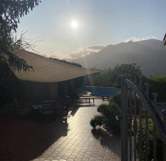 مبيت وإفطار Villa Cipriano