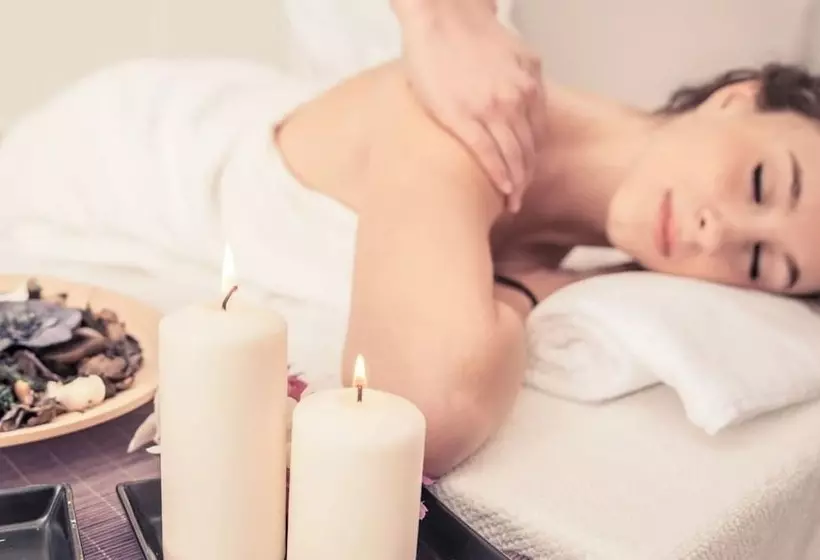 Golden Peacock Hotel Blantyre