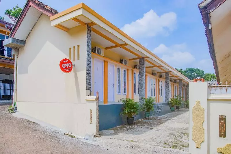 ホテル Oyo 3839 Wisma Bambu Syariah