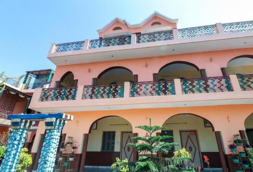 هتل Oyo 73491 Rj Villa