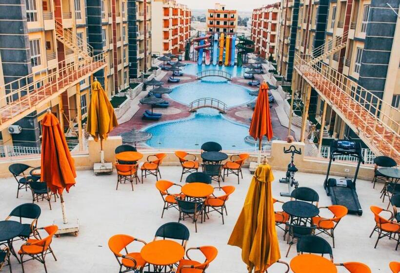 هتل Retal View North Coast Aqua Park