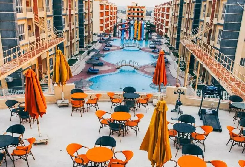 هتل Retal View North Coast Aqua Park