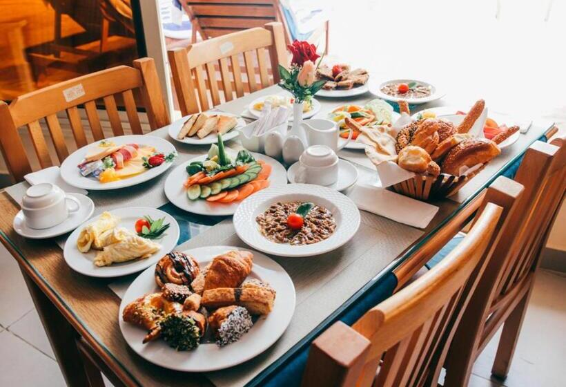 هتل Retal View North Coast Aqua Park