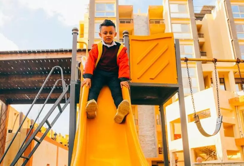 هتل Retal View North Coast Aqua Park