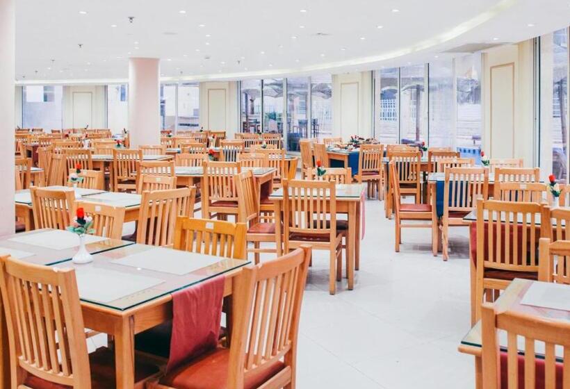 هتل Retal View North Coast Aqua Park