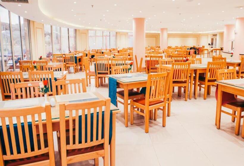 هتل Retal View North Coast Aqua Park