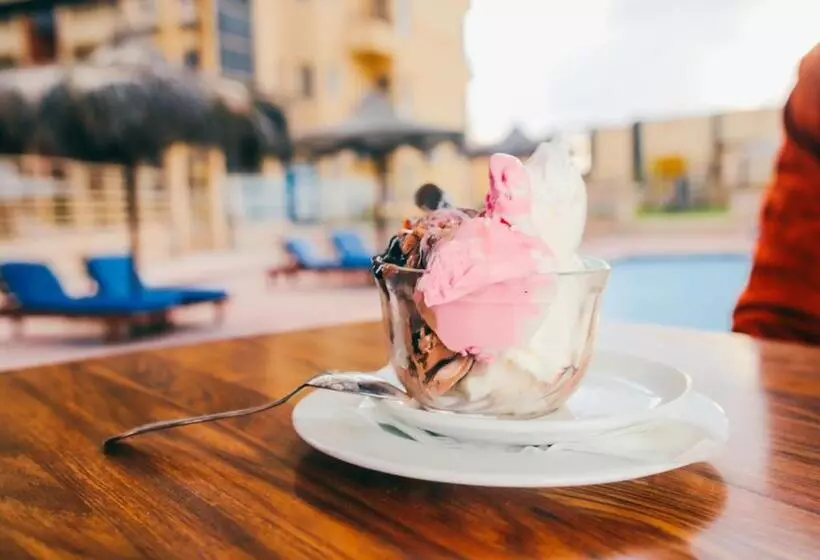 هتل Retal View North Coast Aqua Park