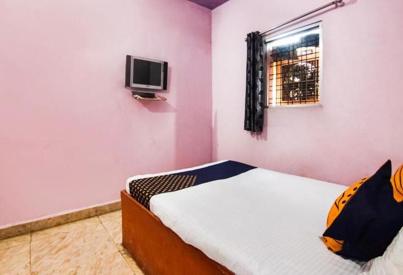 酒店 Spot On 67348 R K Lodge