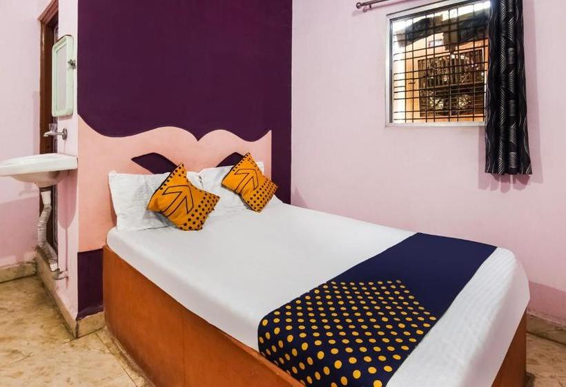 酒店 Spot On 67348 R K Lodge