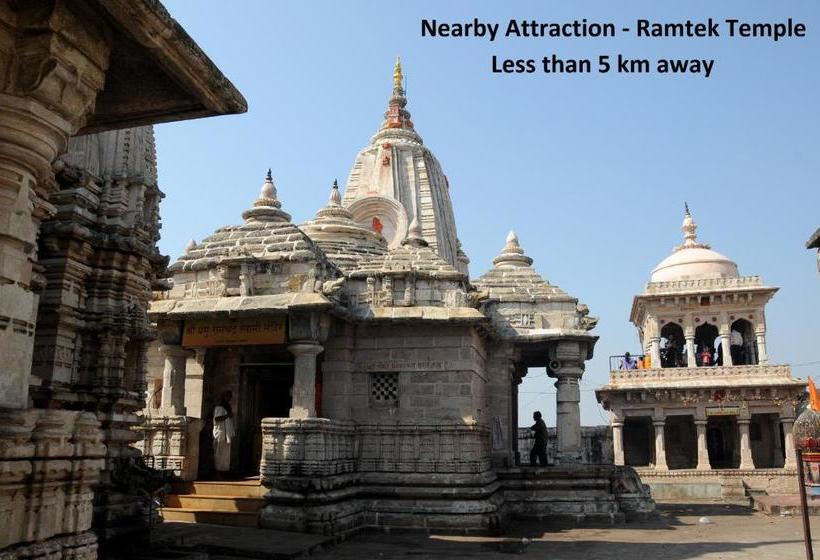 酒店 Spot On 67348 R K Lodge