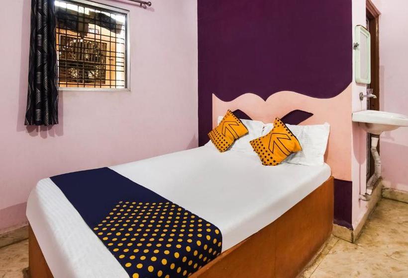 酒店 Spot On 67348 R K Lodge