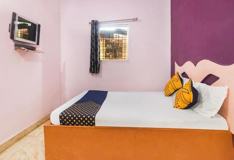 酒店 Spot On 67348 R K Lodge