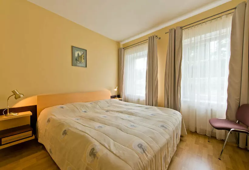 Hotelli Barbacan Apartments