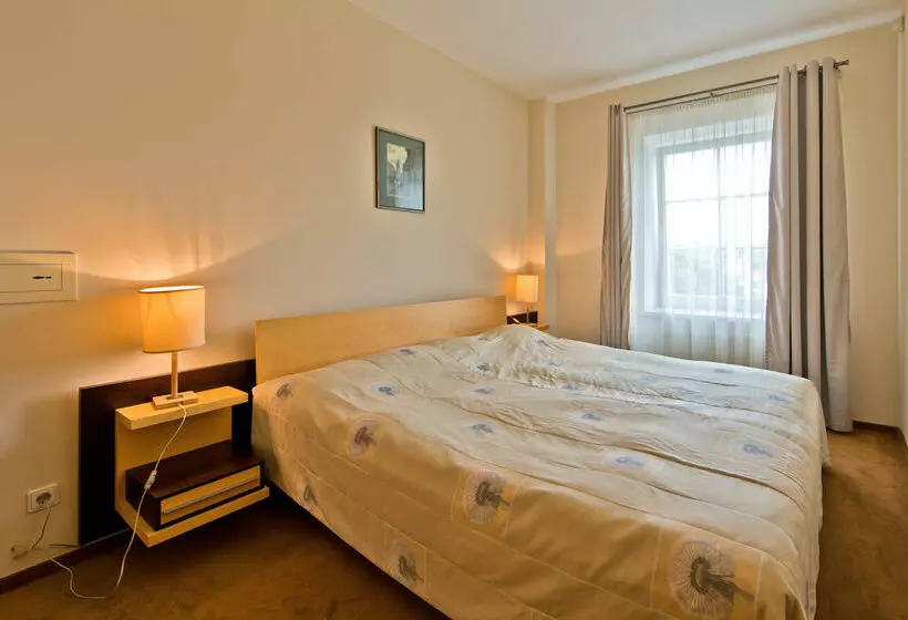 Hotelli Barbacan Apartments