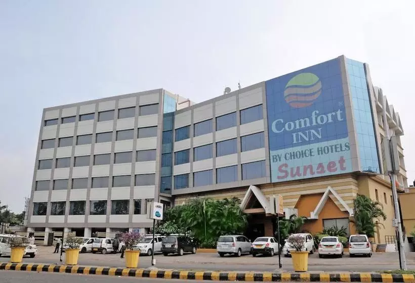 هتل Comfort Inn Sunset