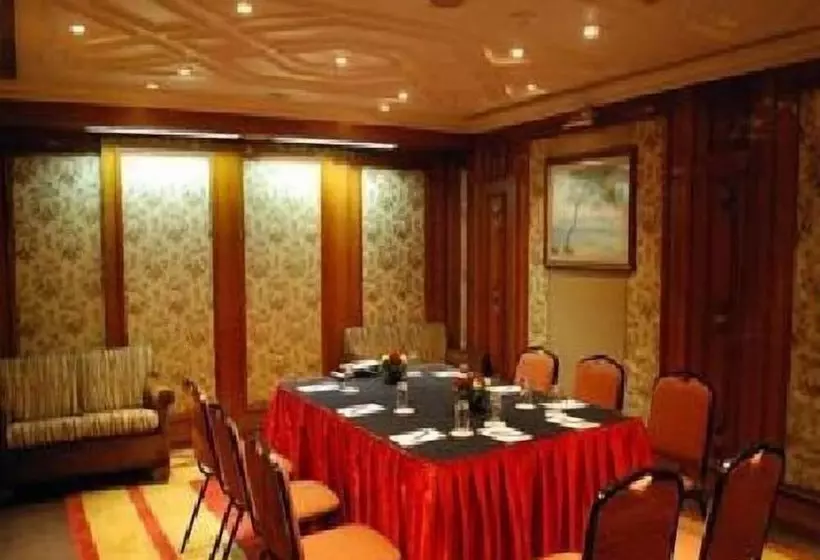 هتل Comfort Inn Sunset