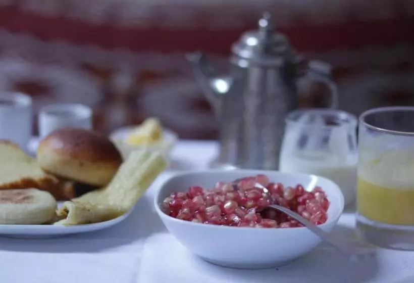 هتل Dar Les Cigognes