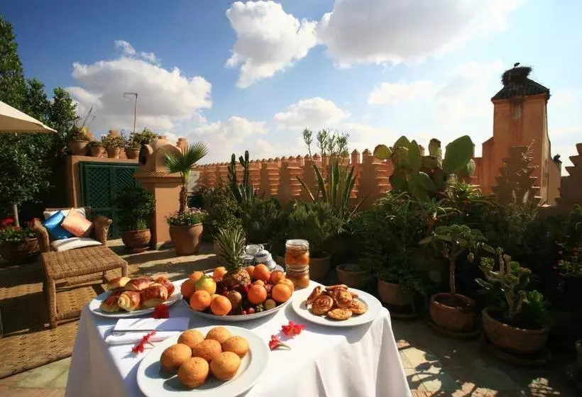 هتل Dar Les Cigognes