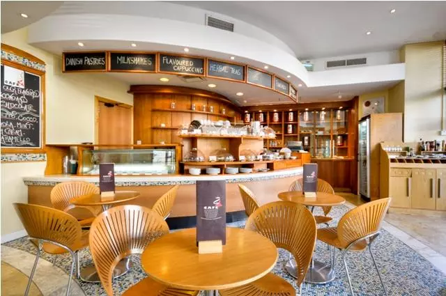 هتل Verdi St George S Bay Marina